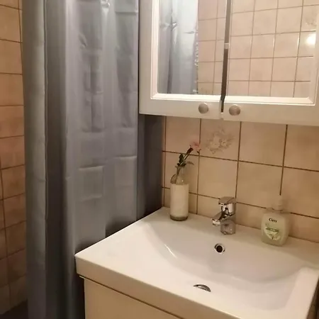 Rauhallinen Kaksio Hyvilla Yhteyksilla Tampereelle Διαμέρισμα